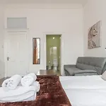 Spacious Ensuite Rooms In Edinburgh City Centre - Excellent Location